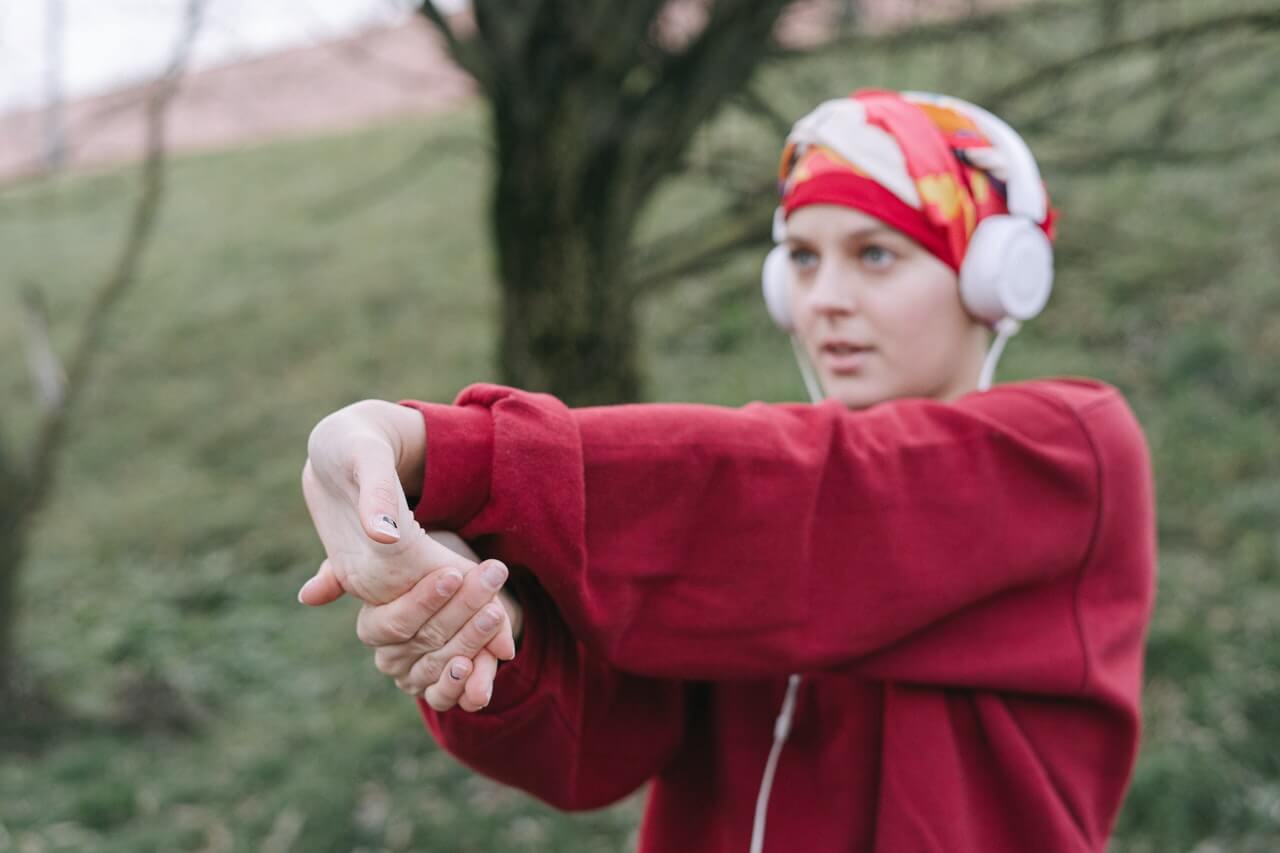 Learn stretching skills before hiking!