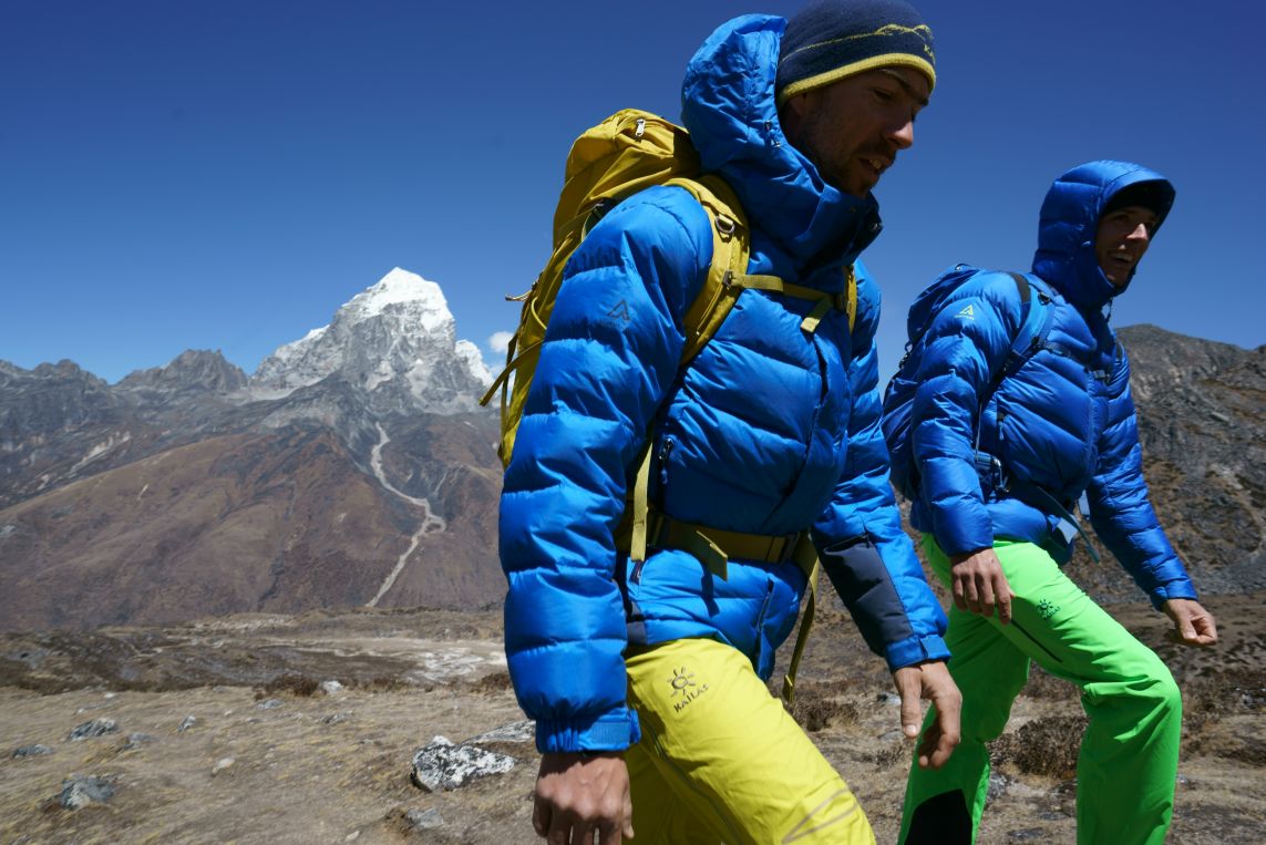 What are the main purpose of hiking?