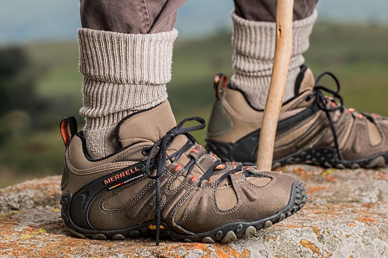 How to choose the right socks for outdoor sports?