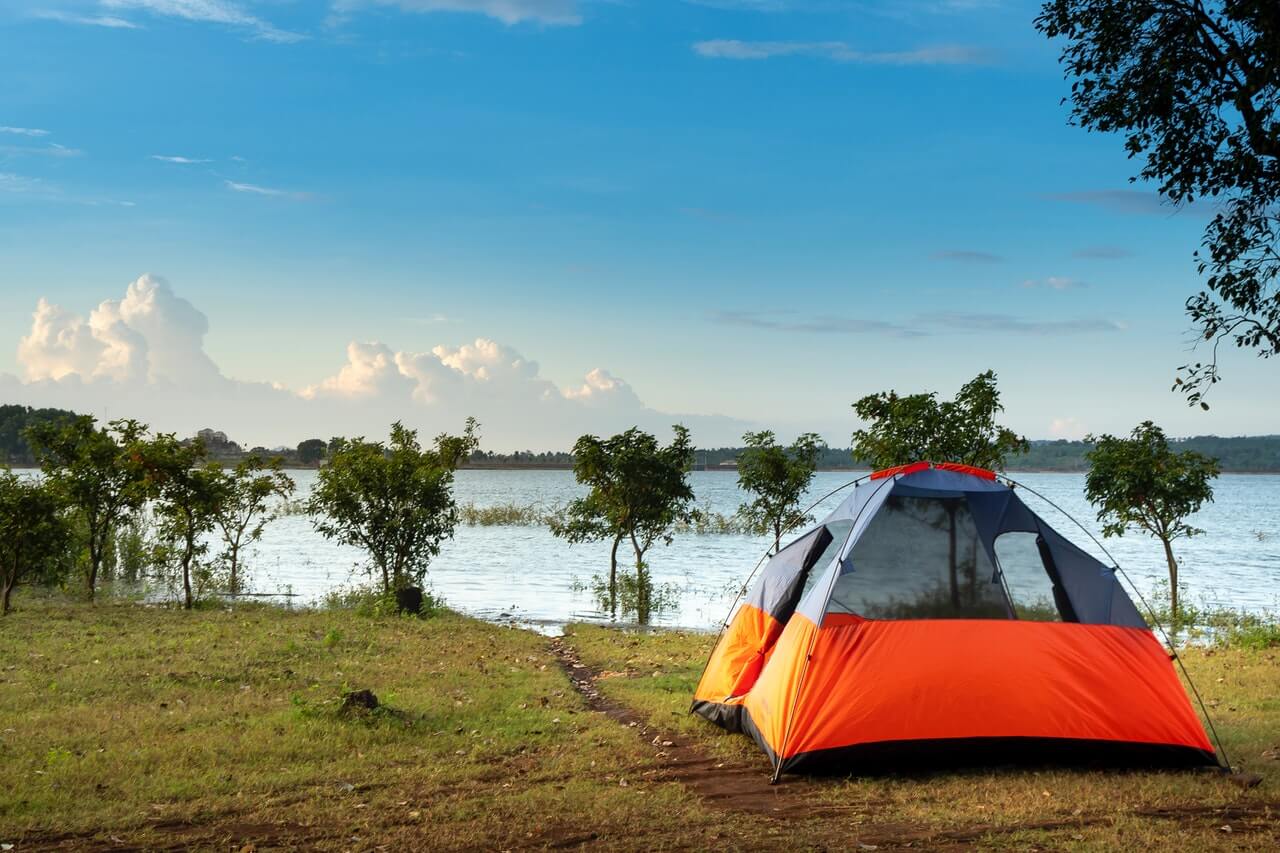 How to sleep in the wilderness camping?